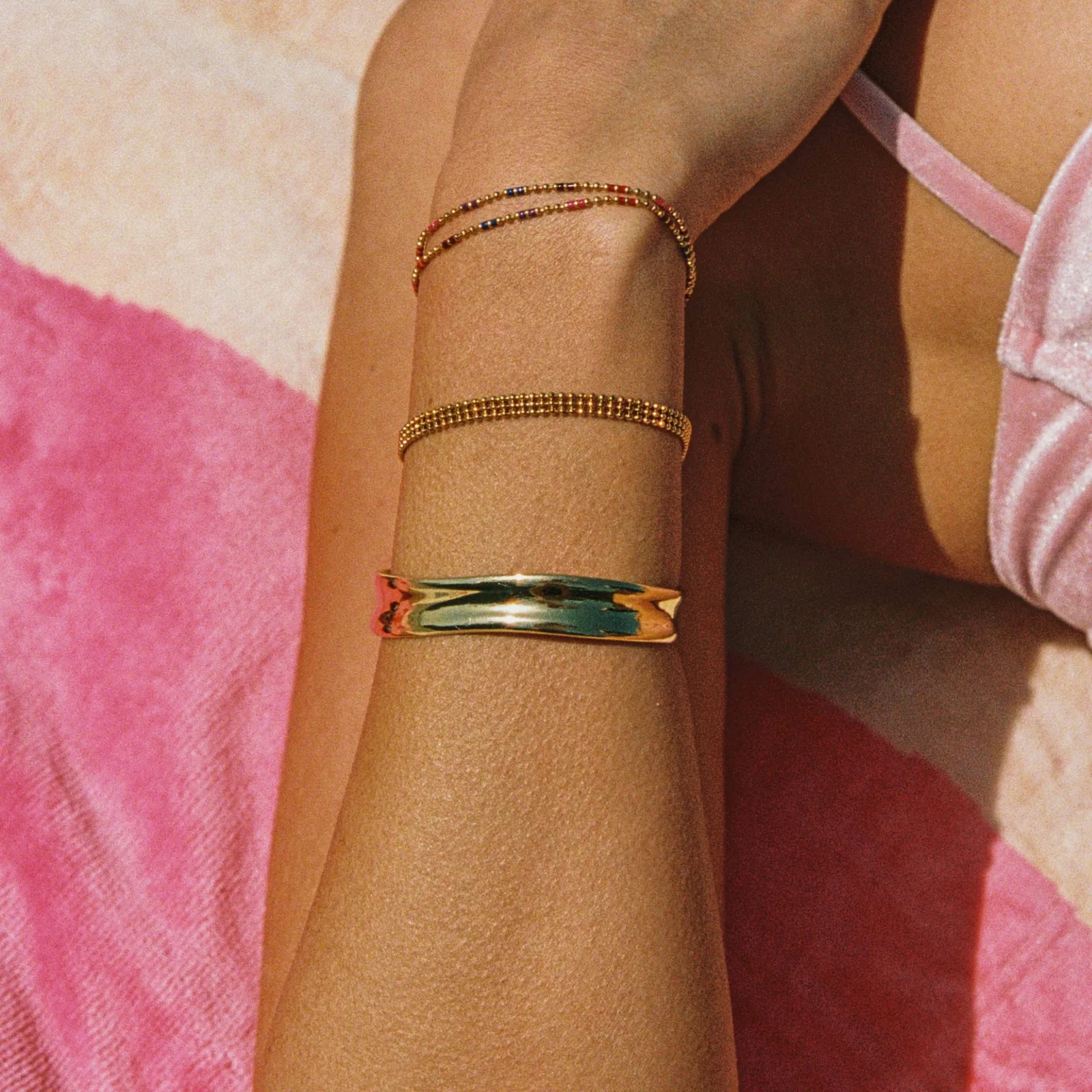 Sol Cuff - detail view
