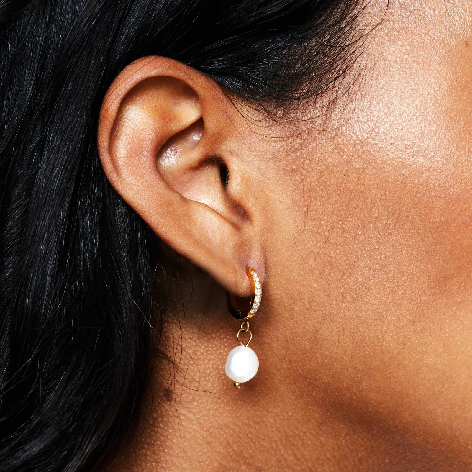 Freshwater Pearl Hoop Earrings - use view