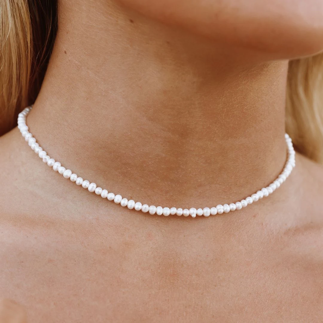 Mini Freshwater Pearl Choker - use view