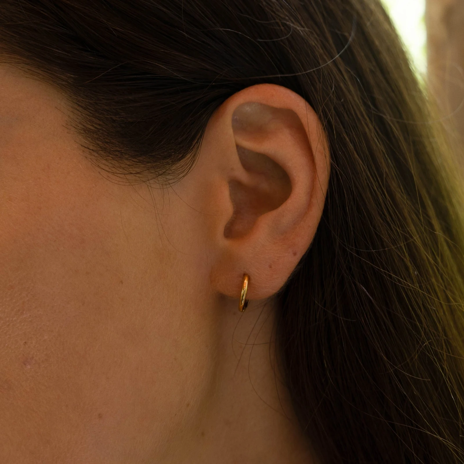 Tiny Huggie Hoops - use view