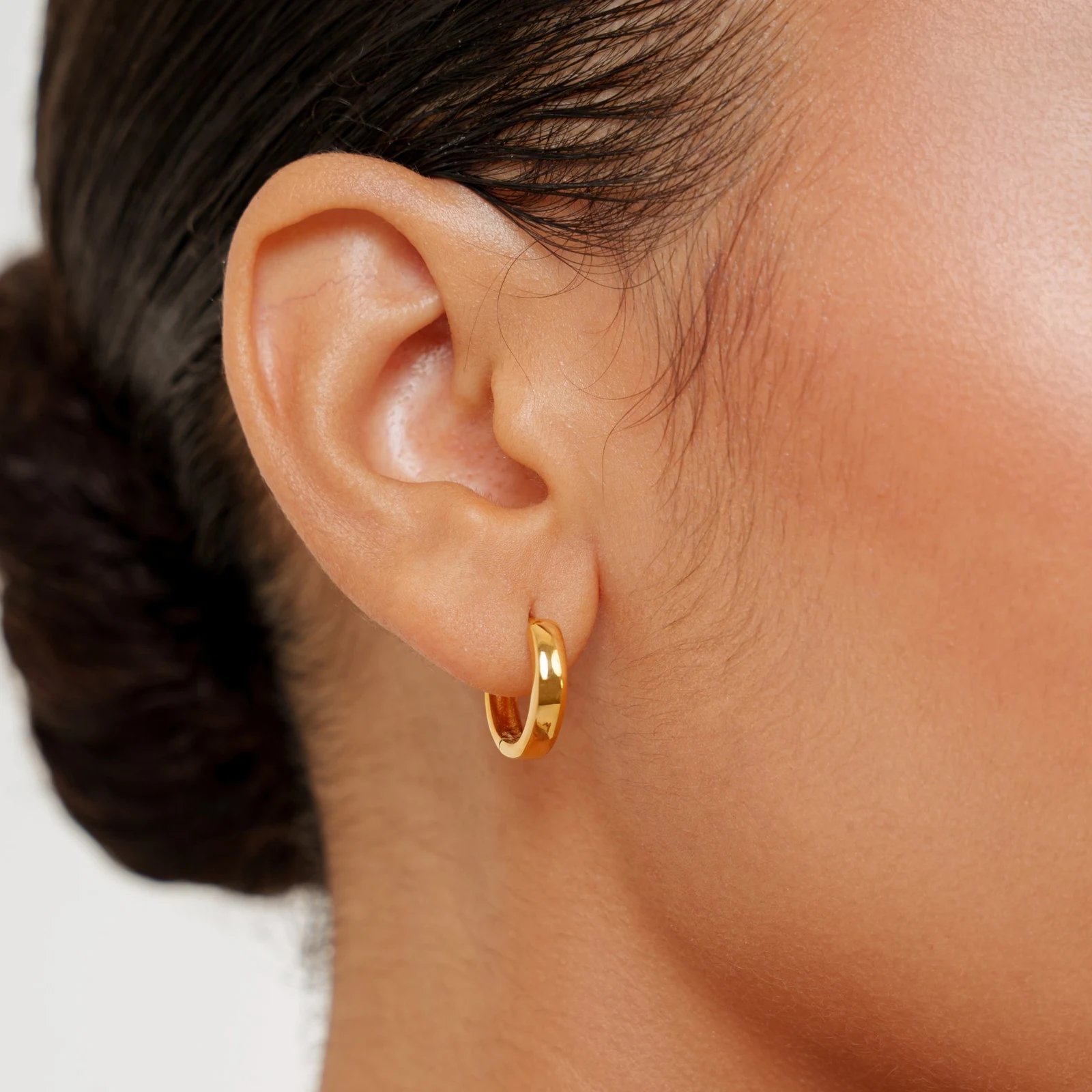 Bold Huggie Hoops - detail view