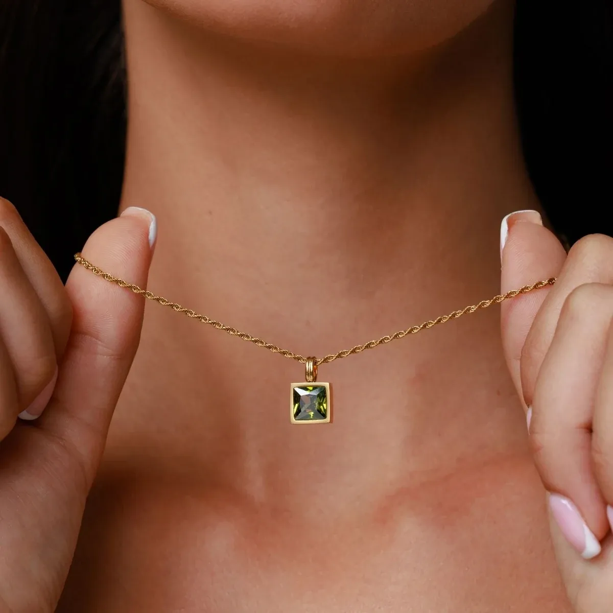 Verde Necklace Gold - use view
