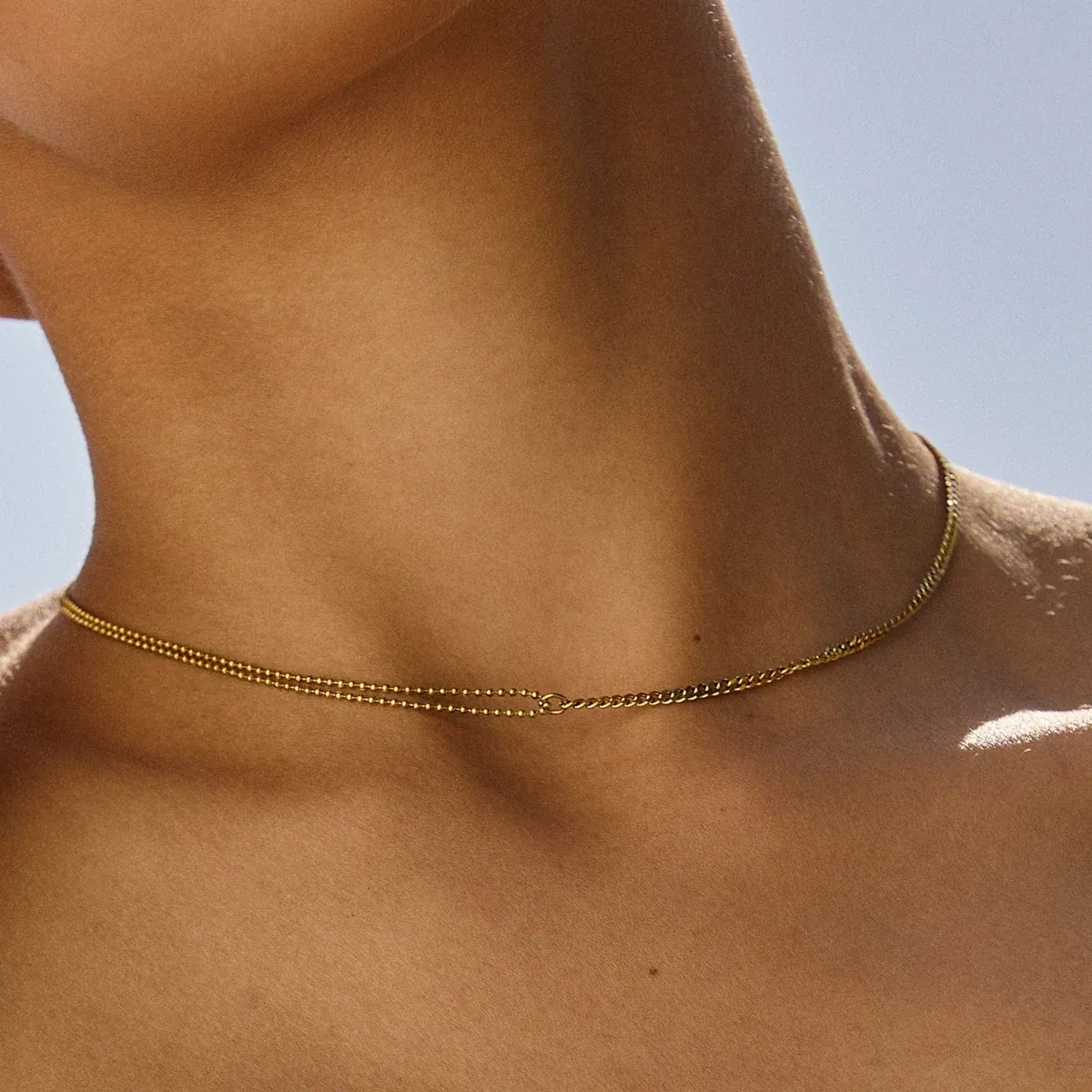 Double Trouble Choker Gold - use view
