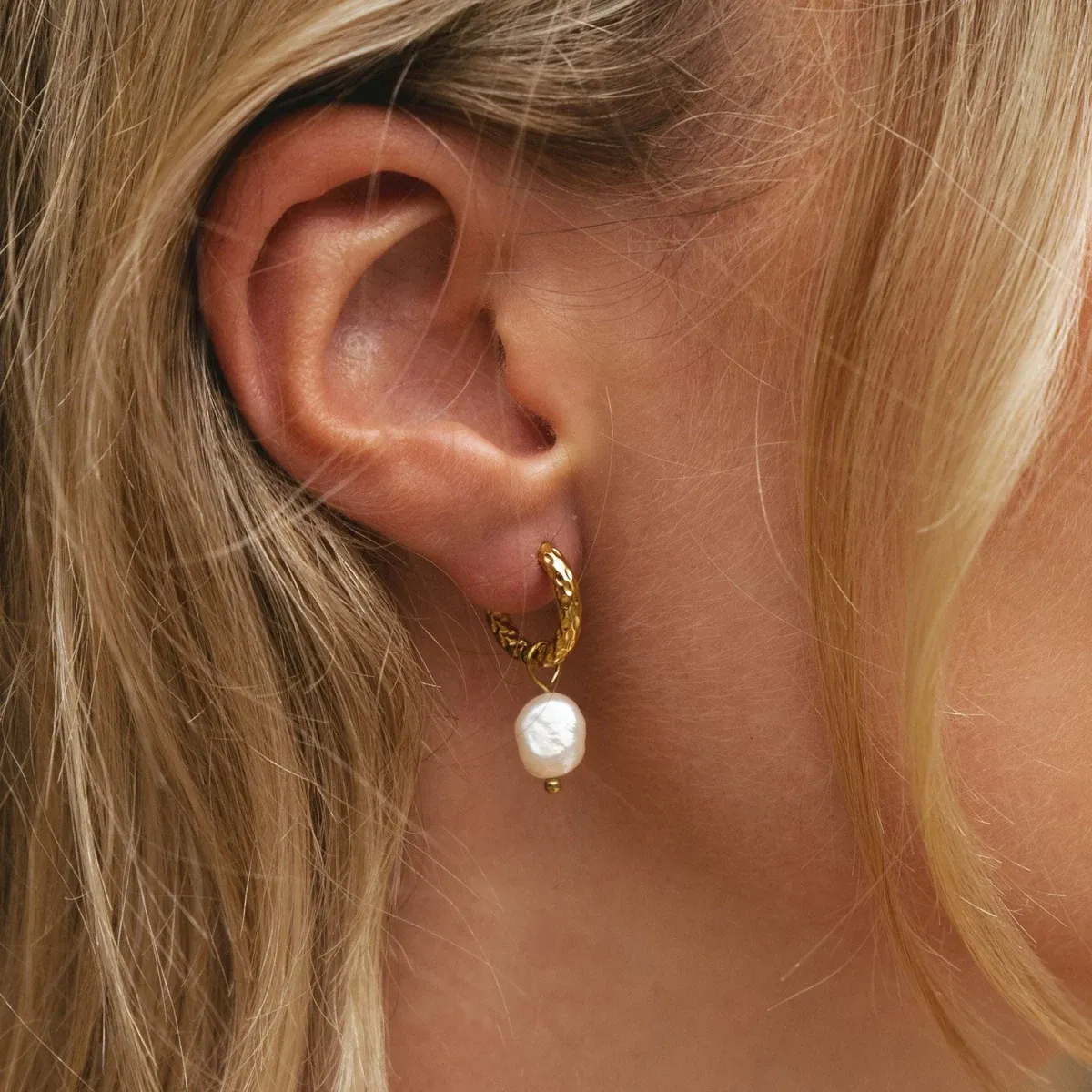 Hammered Pearl Hoop Earrings Gold - lead view