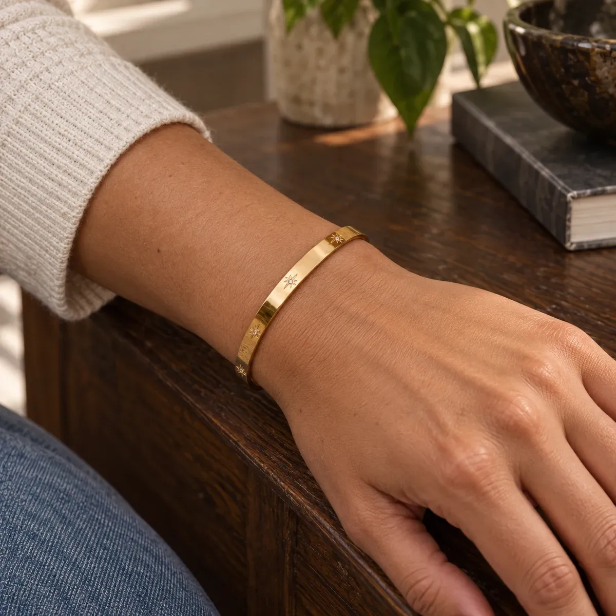 Starlight Cuff - use view