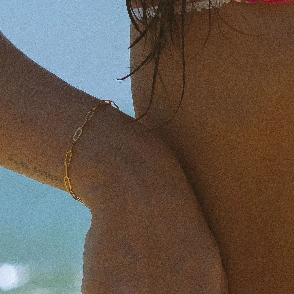 Cozumel Paperclip Bracelet Gold - use view