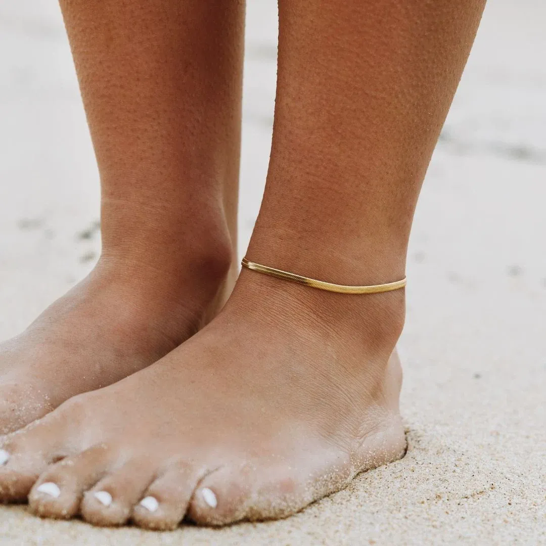 Kauai Herringbone Anklet Gold - alternate view