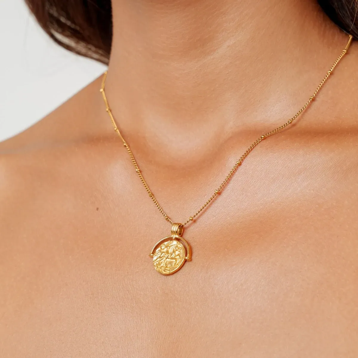Goddess Pendant Gold - lead view