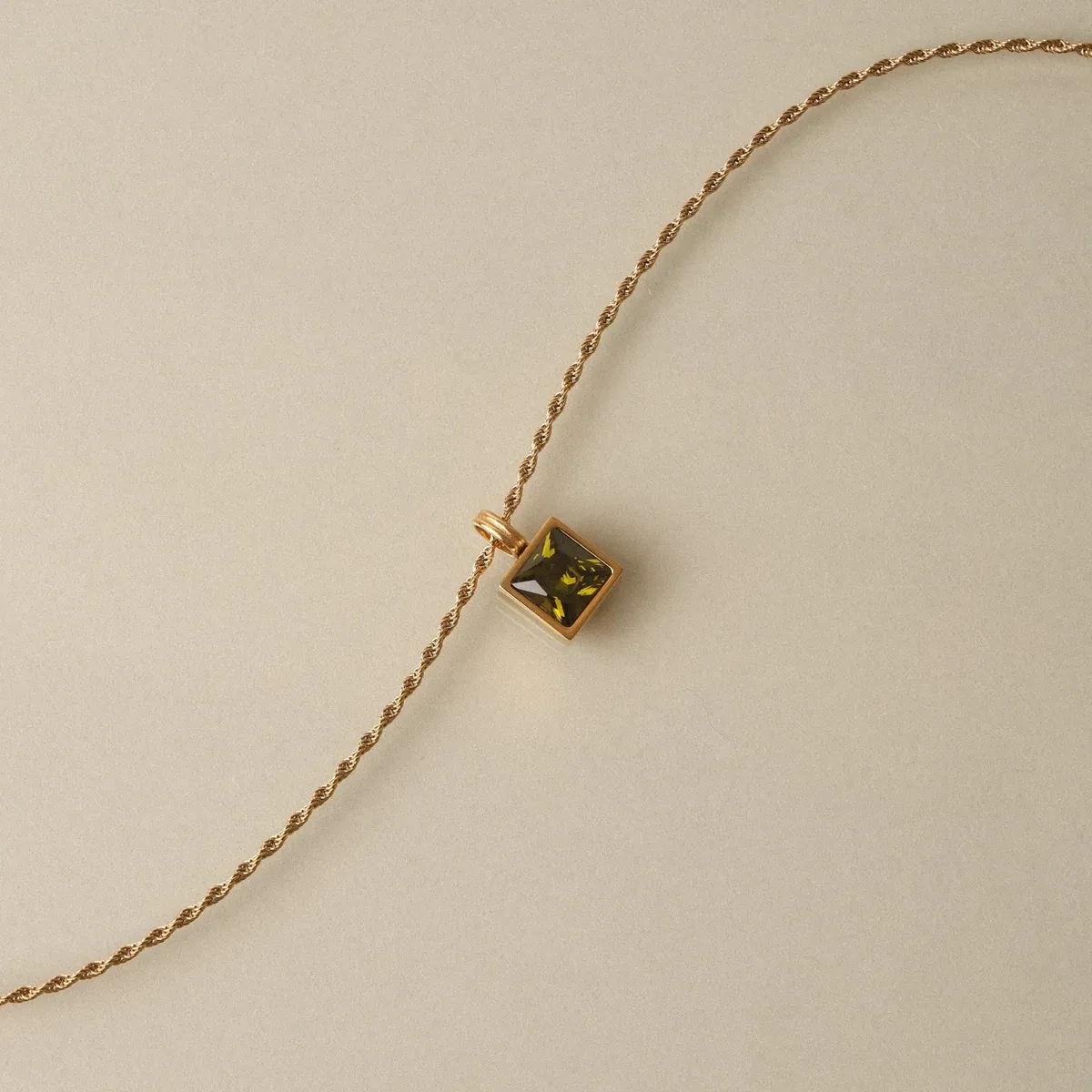 Verde Necklace Gold - alternate view