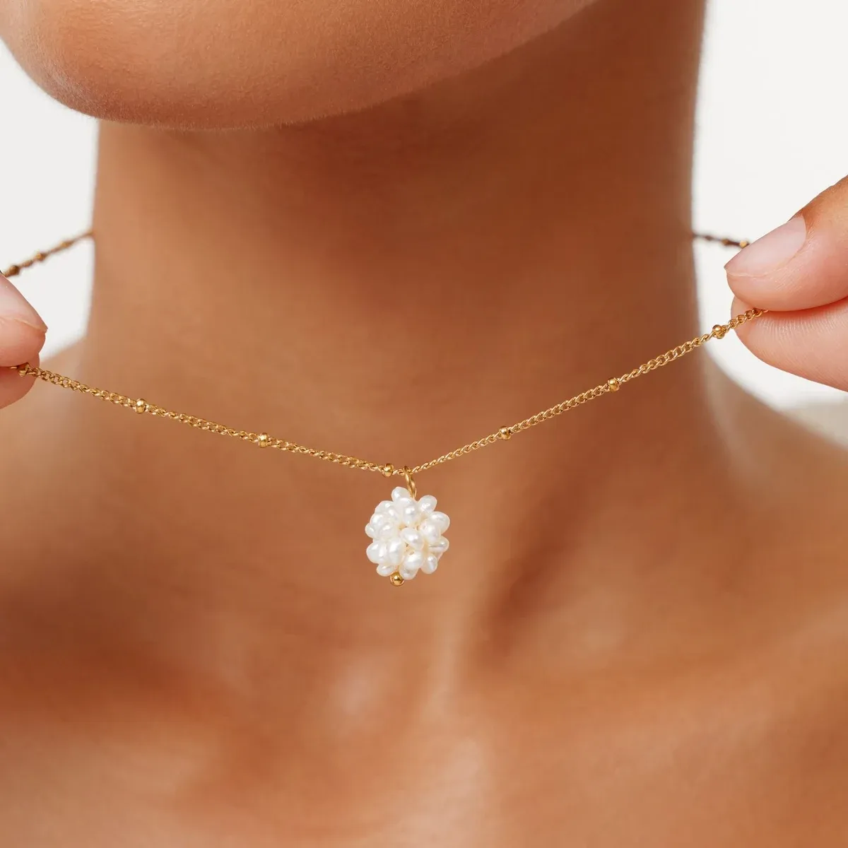 Tiny Pearls Necklace Gold - lead view