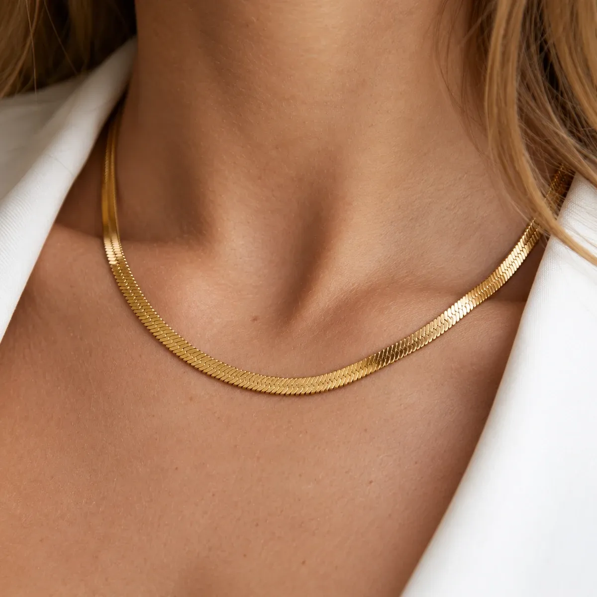 Kauai Herringbone Choker Gold - detail view