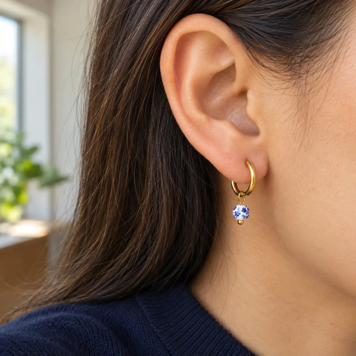 Blossom Earrings Gold - use view