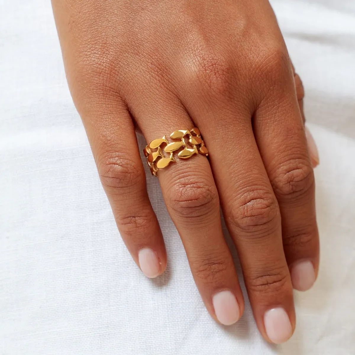 Fish Ring Gold - lead view