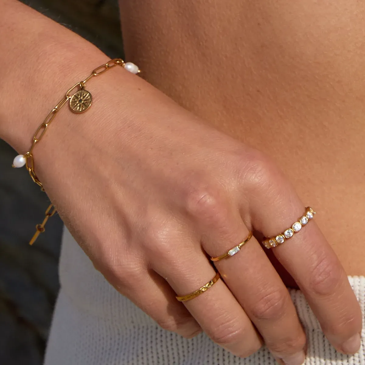 Dainty Crystal Ring - use view