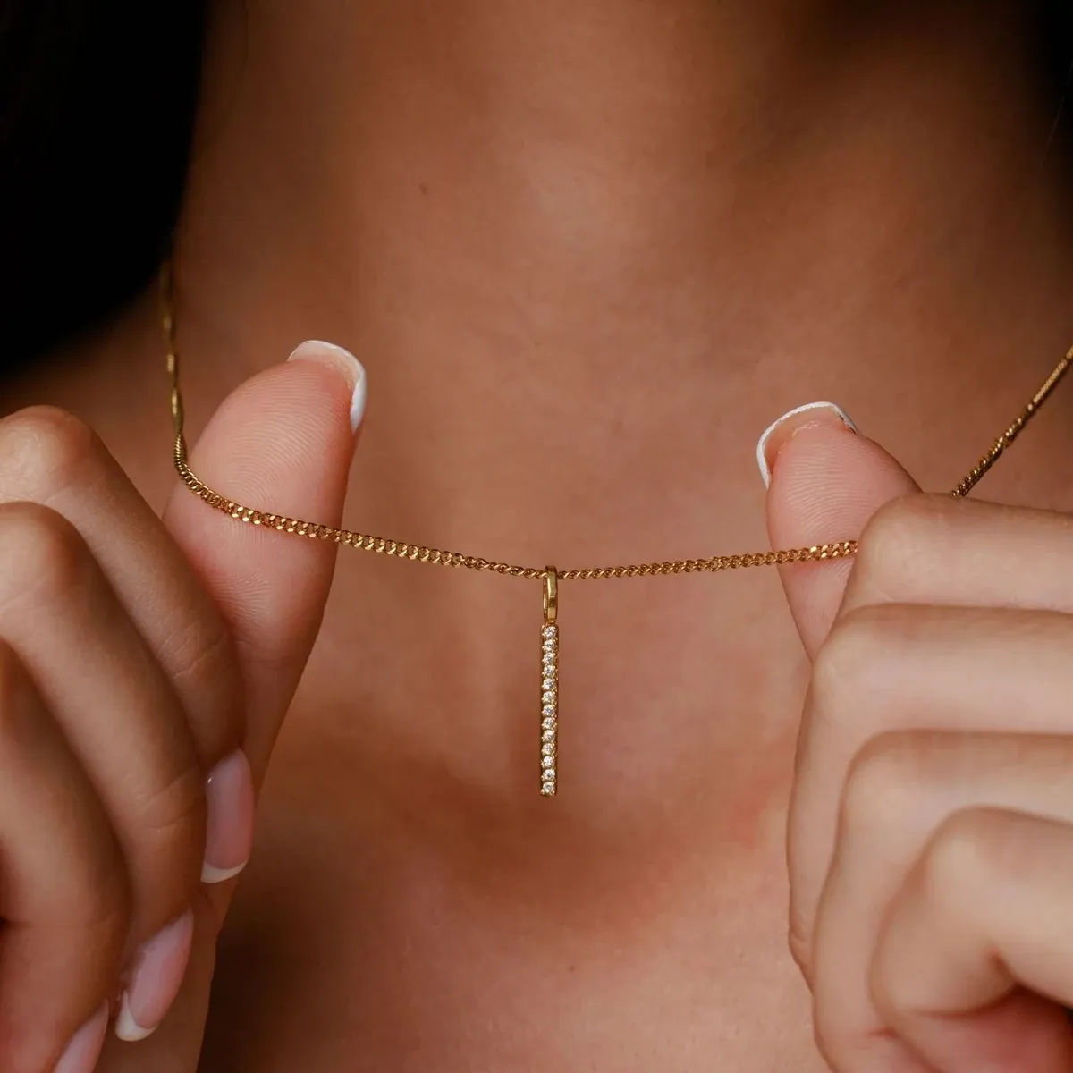 Sparkling Bar Necklace Gold - alternate view