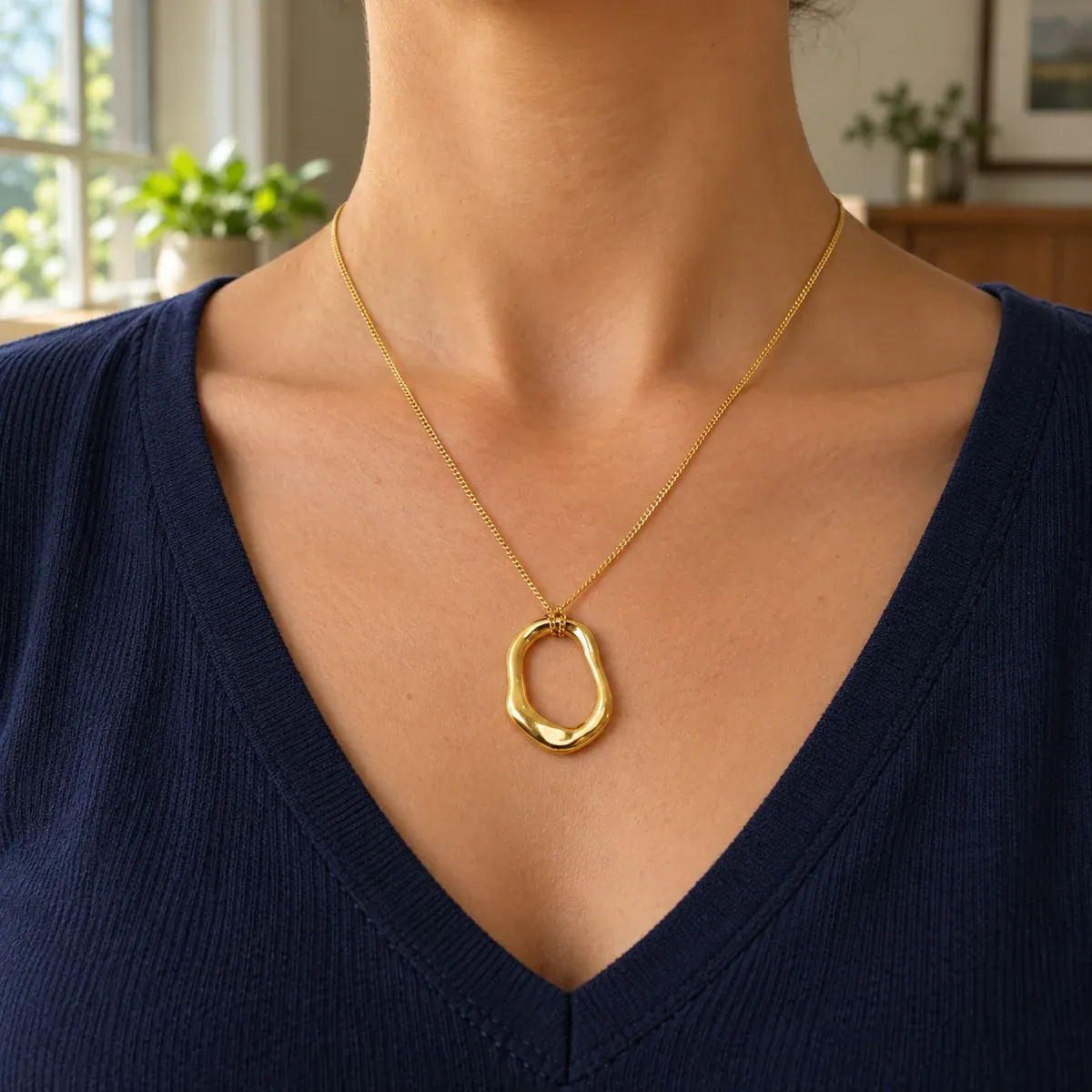 Solstice Necklace Gold - use view
