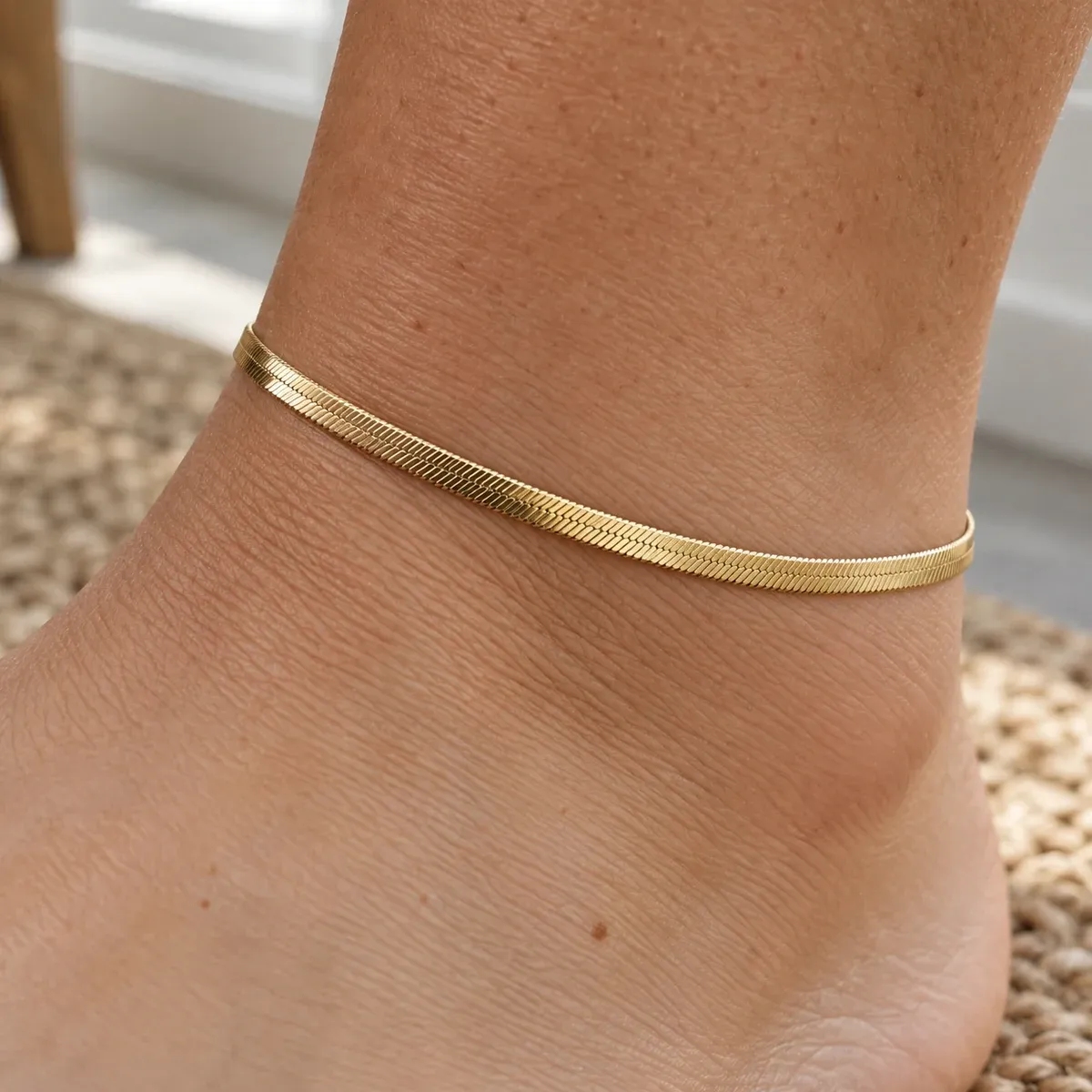 Kauai Herringbone Anklet Gold - detail view
