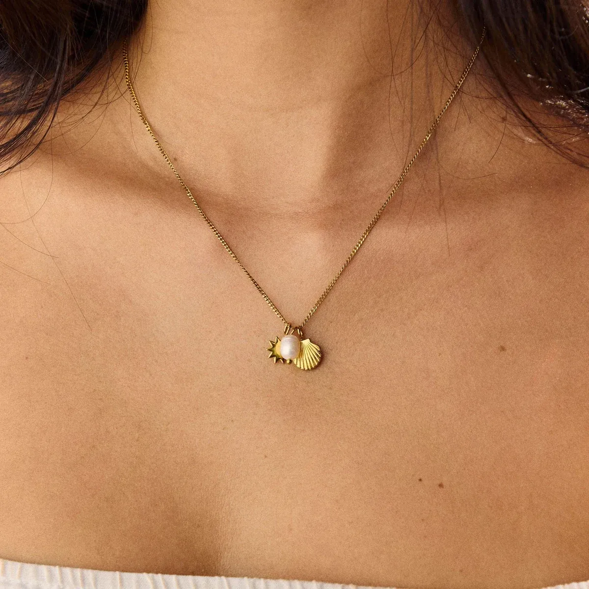 Ocean Necklace Gold - detail view