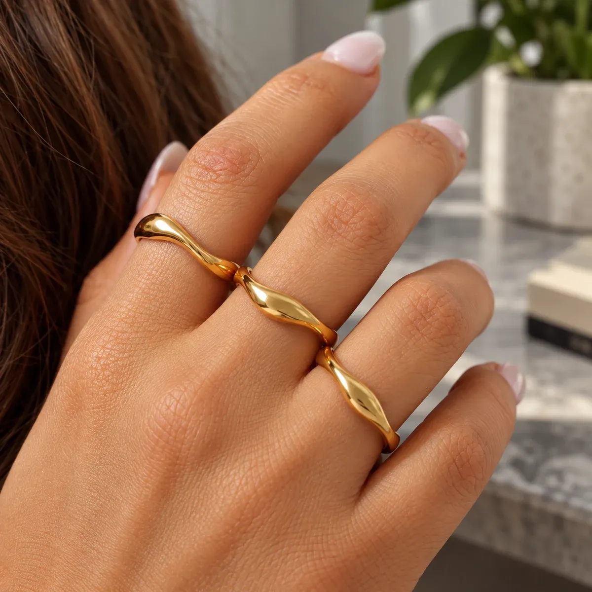 Wavy Trio Rings - detail view