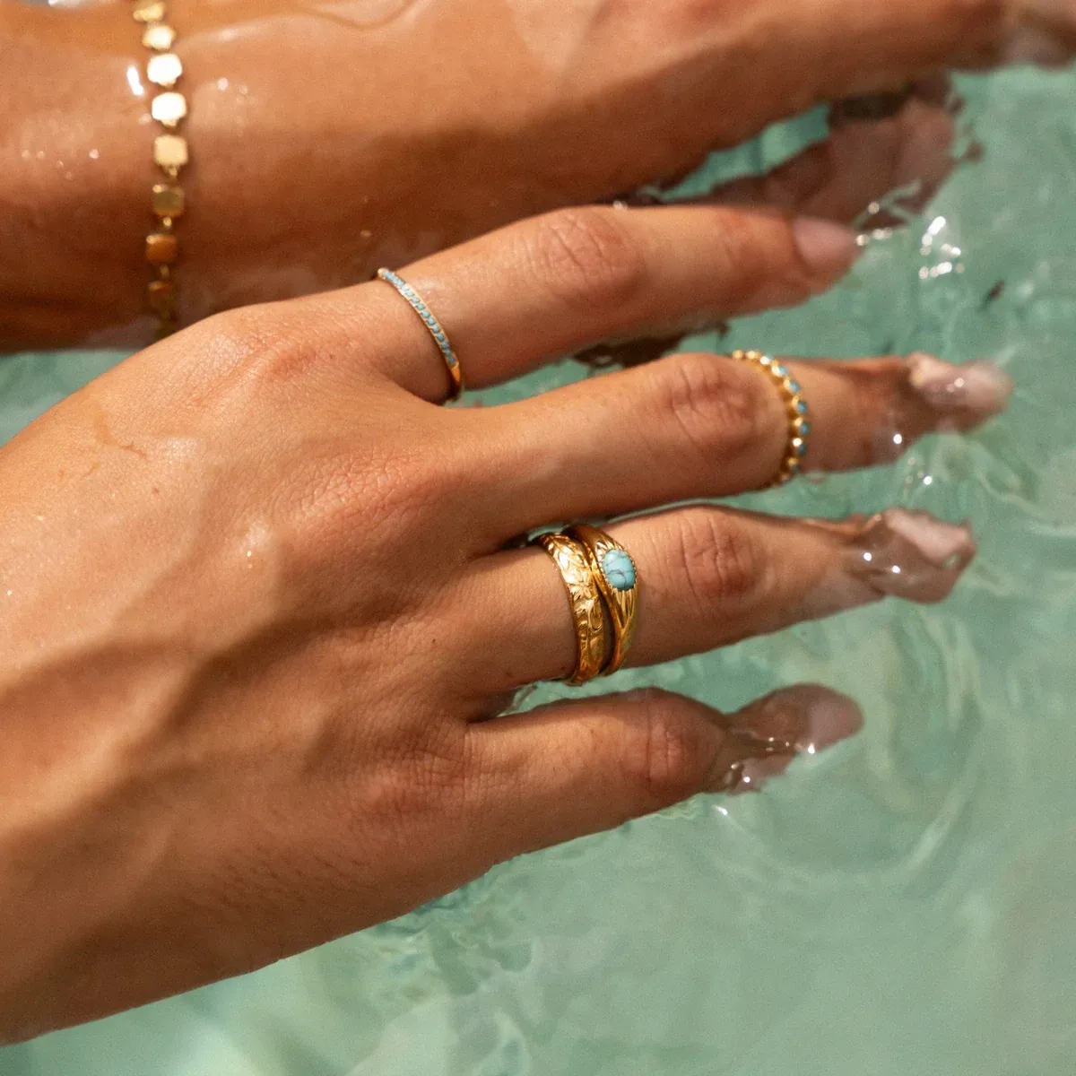 Turquoise Fine Ring Gold - detail view