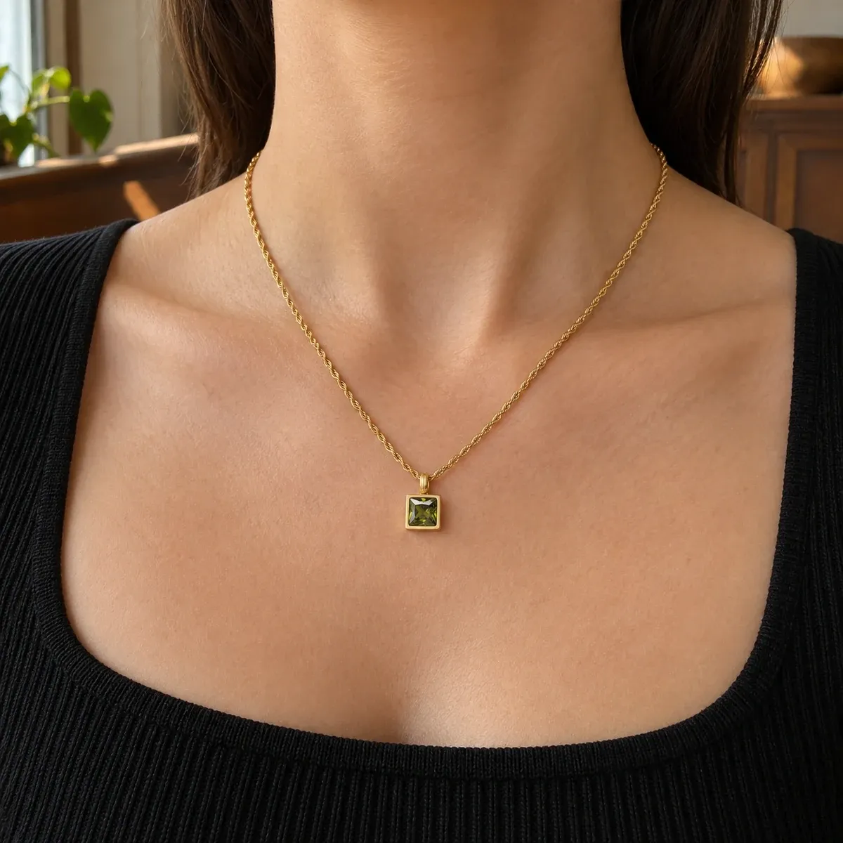 Verde Necklace Gold - lead view