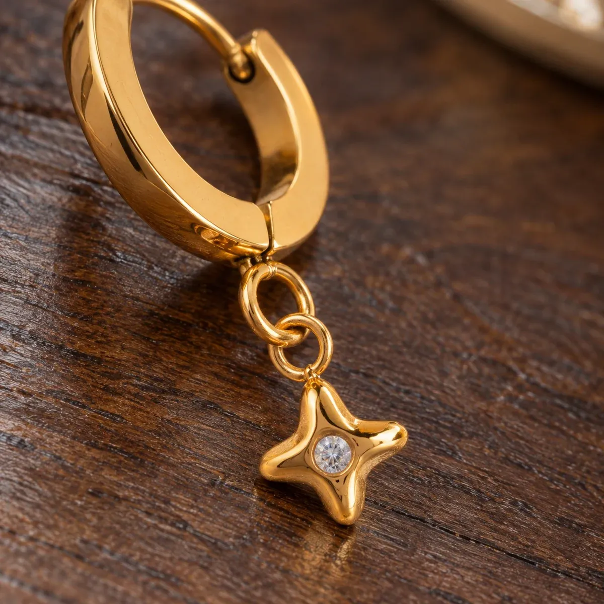 North Star Huggies Gold - detail