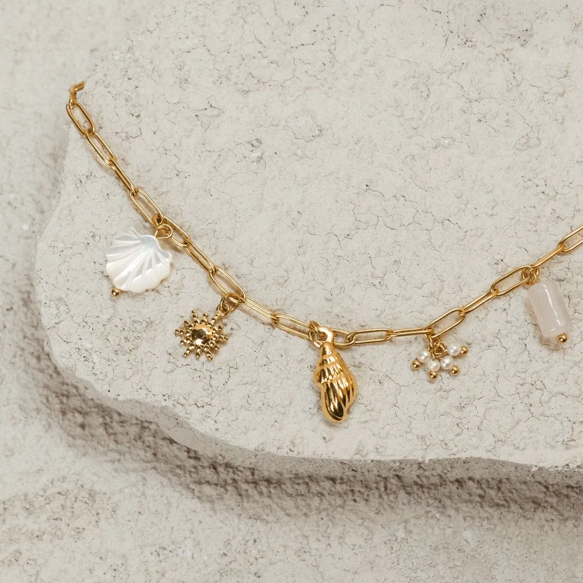Capri Choker Gold - lead view