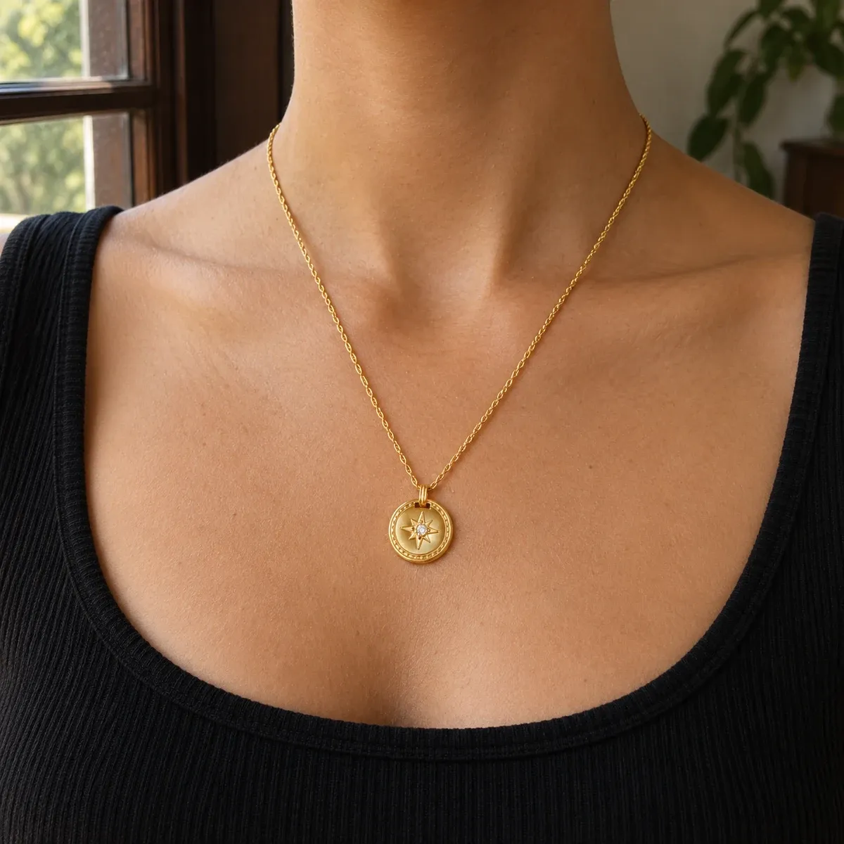 Golden Compass Necklace Gold - use view