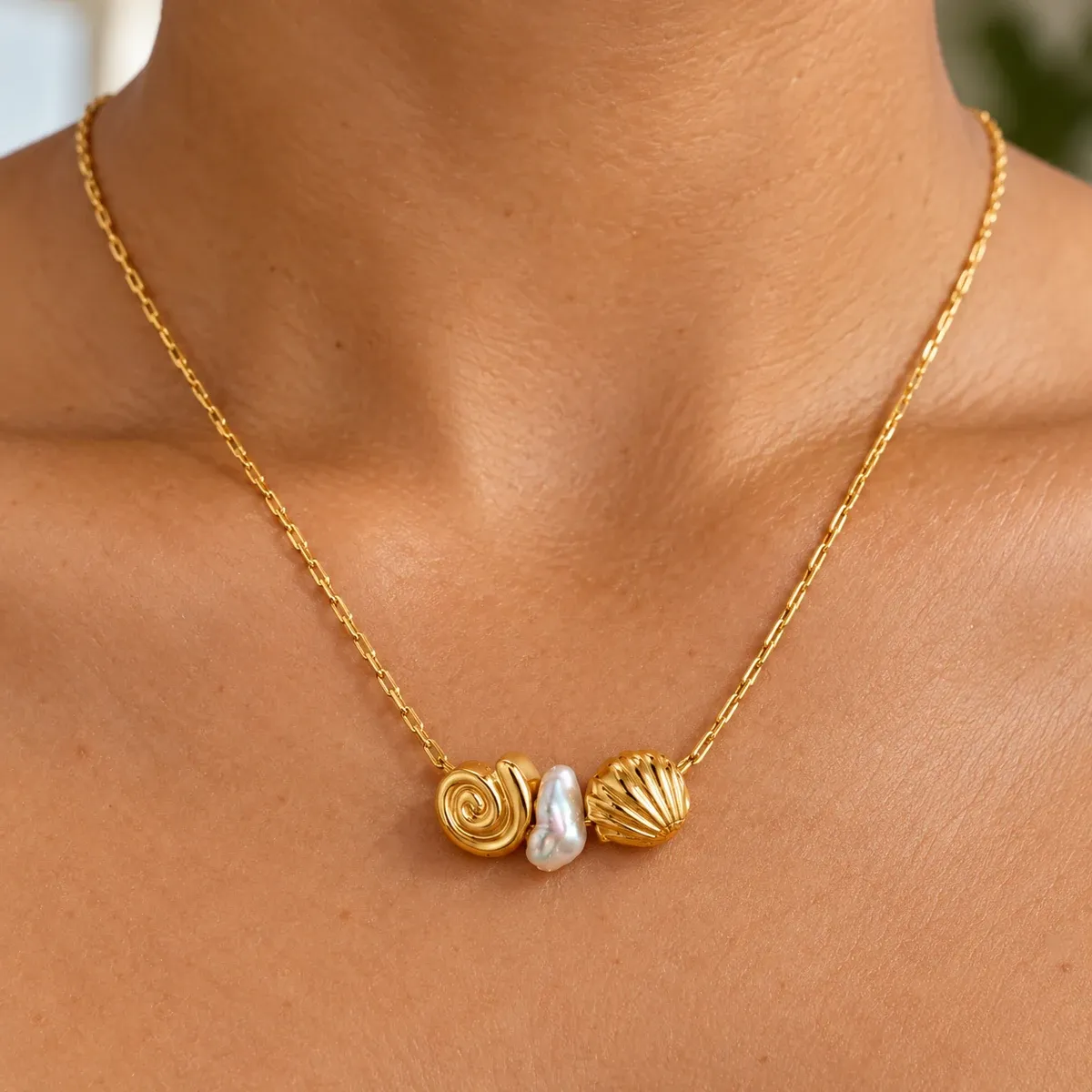 Shore Choker Gold - detail view