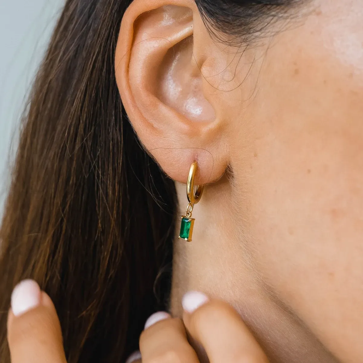Sea Sparkle Earrings Gold - use view