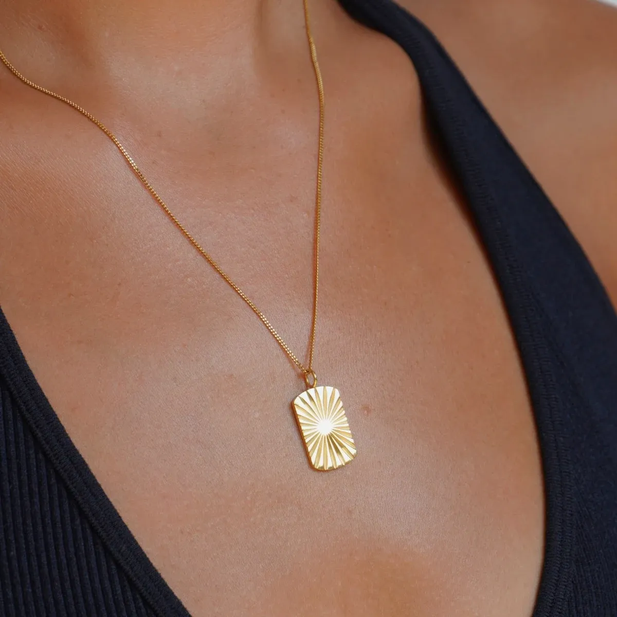 Seaside Necklace Gold - use view
