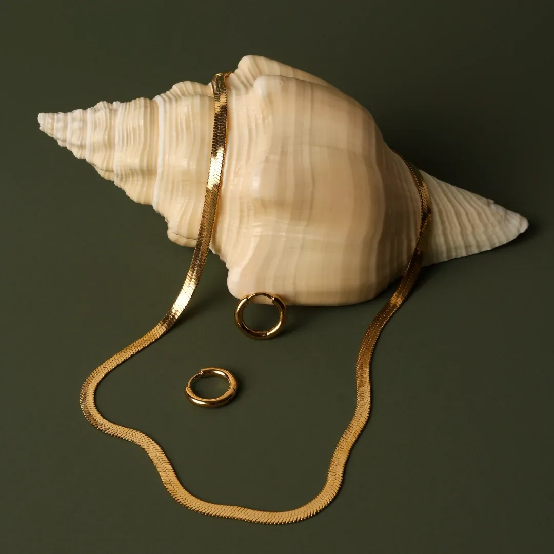 Kauai Herringbone Choker Gold - alternate view
