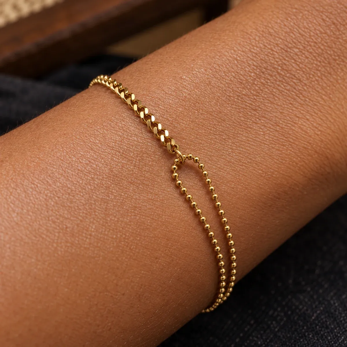 Double Trouble Bracelet Gold - detail view