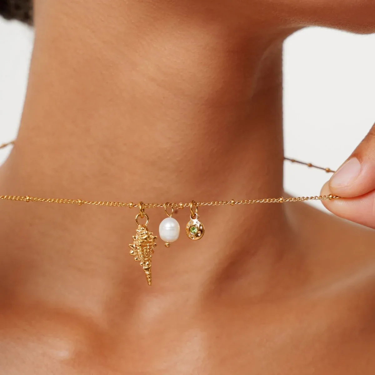 Ocean Charms Necklace Gold - use view