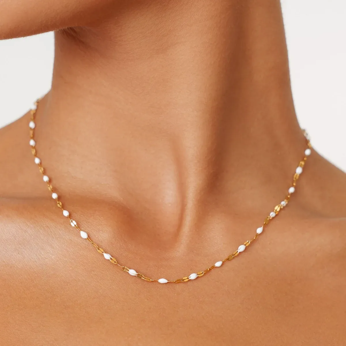 White Dainty Choker Gold - lead view
