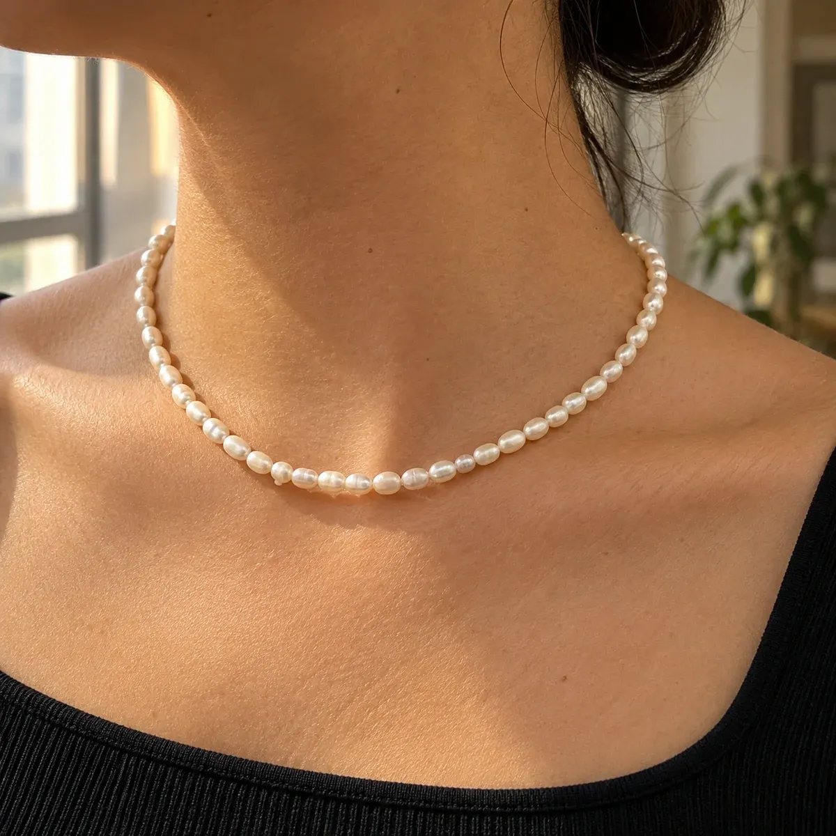 Freshwater Pearl Choker Gold - alternate view