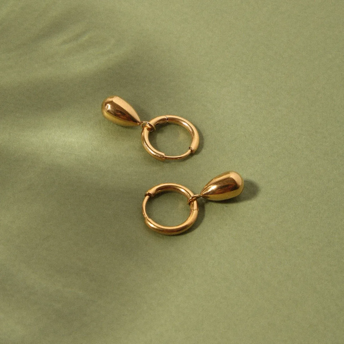 Drop Hoops - reviewed exact-variant source photograph