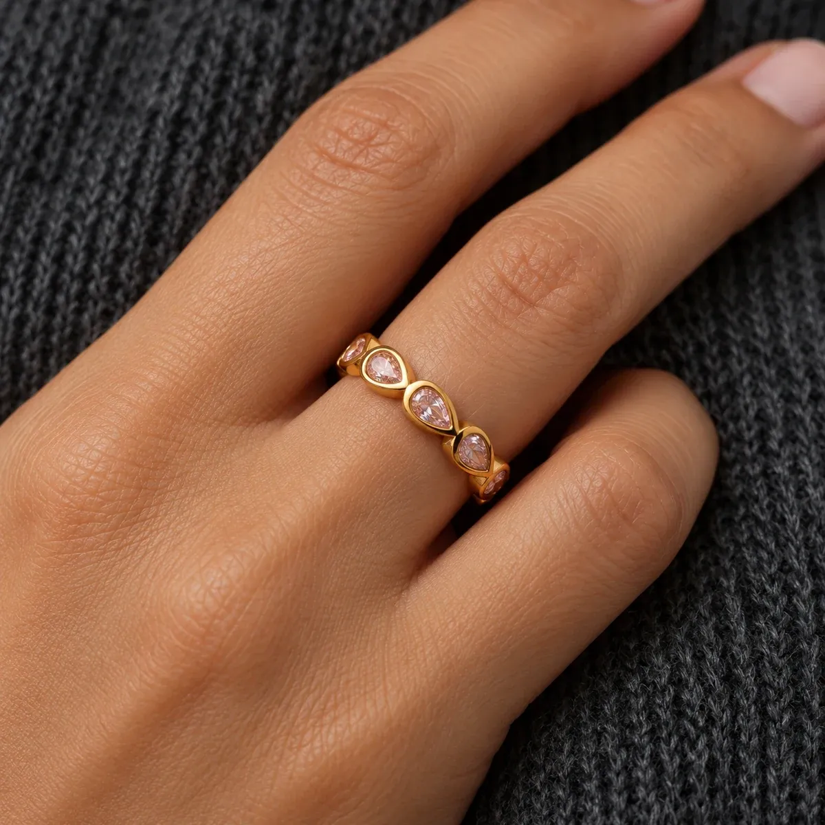 Peony Ring Gold - detail view