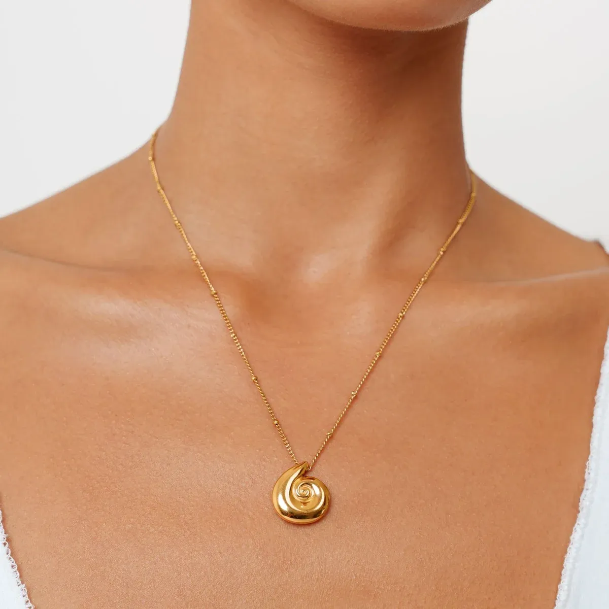 Shell Necklace Gold - alternate