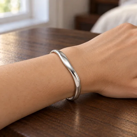 Eva Sculpted Cuff