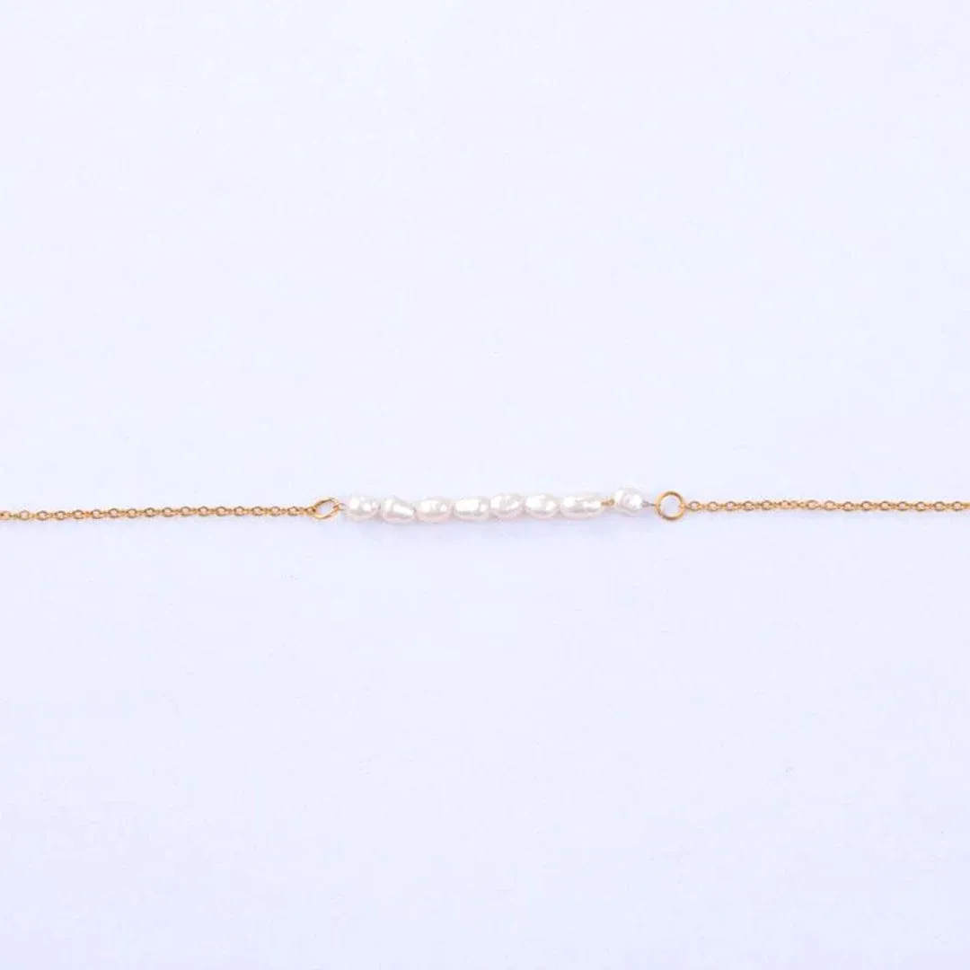 Mini Freshwater Pearl Bracelet Gold - detail view