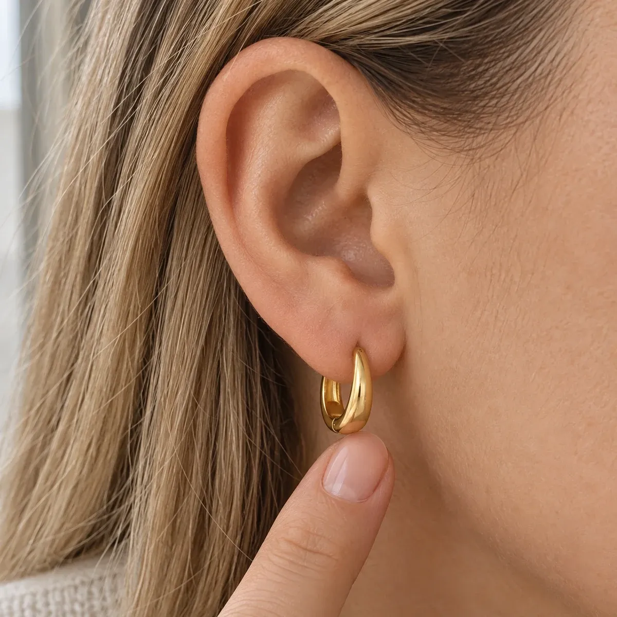 Drop Earrings Gold - use view