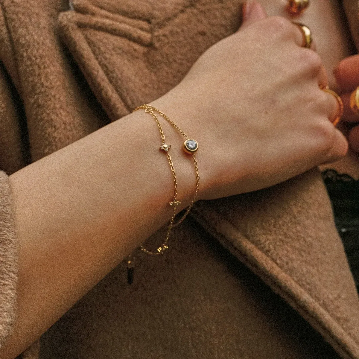 Quatrefoil Bracelet Gold - use view