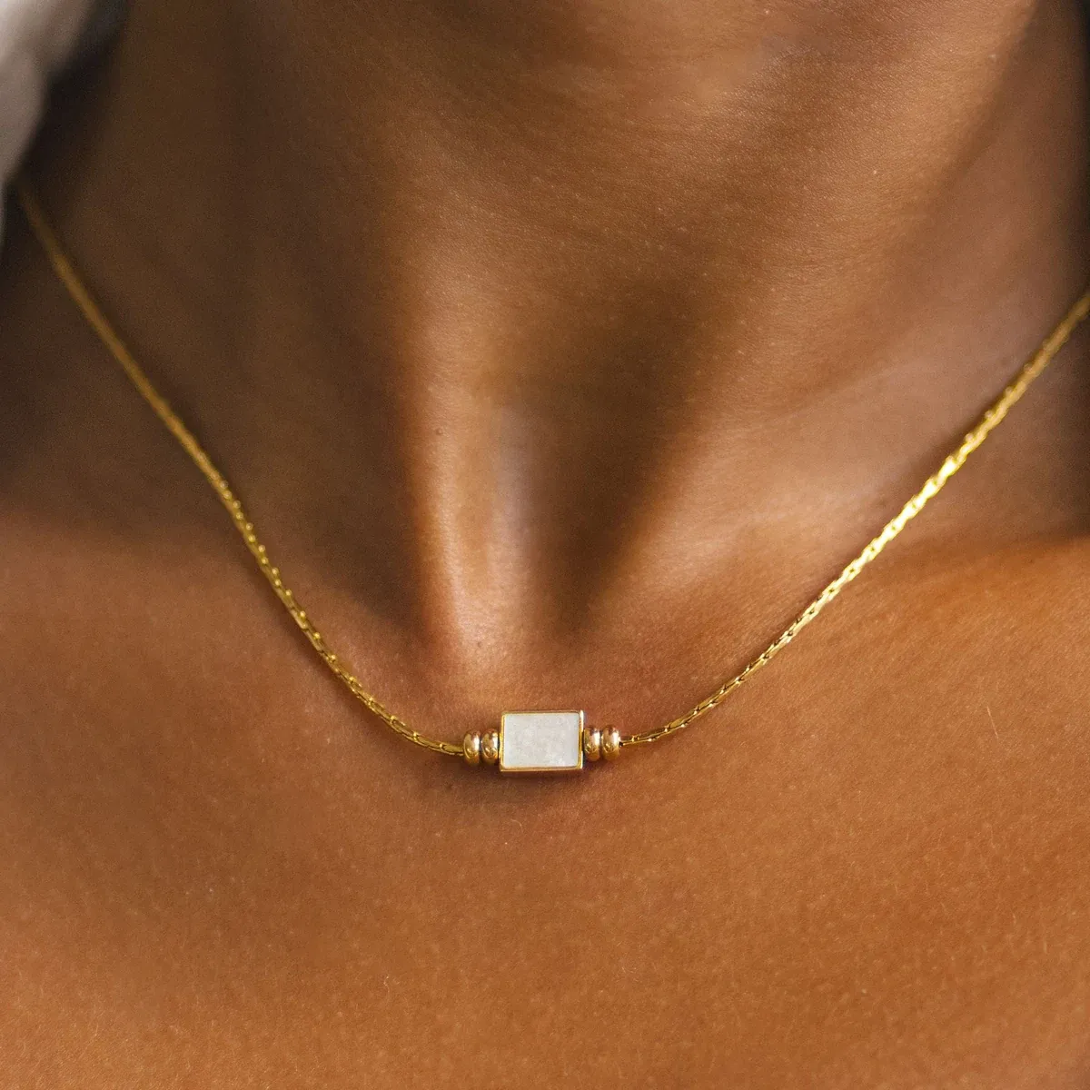Lune Necklace Gold - lead view