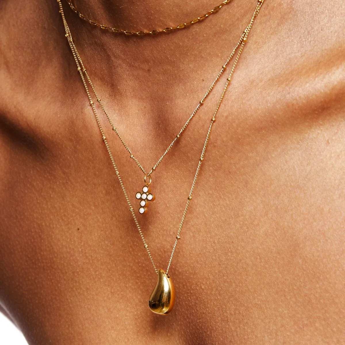Pearl Cross Necklace Gold - use view