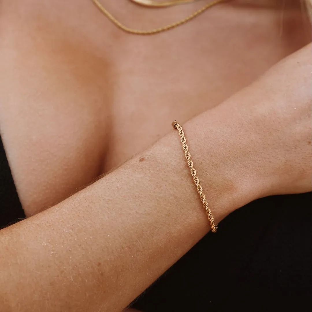 Calvi Rope Chain Bracelet Gold - use view