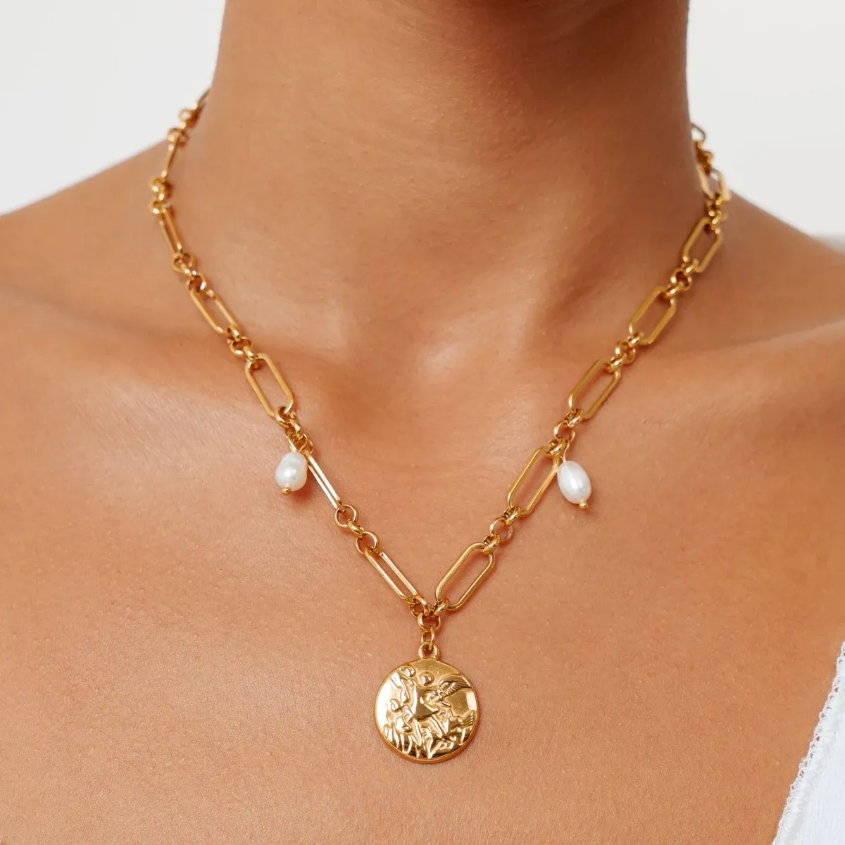 Elysia Necklace Gold - lead view