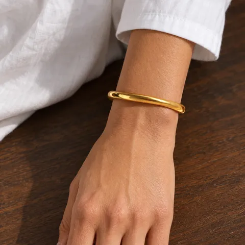 Eva Sculpted Cuff
