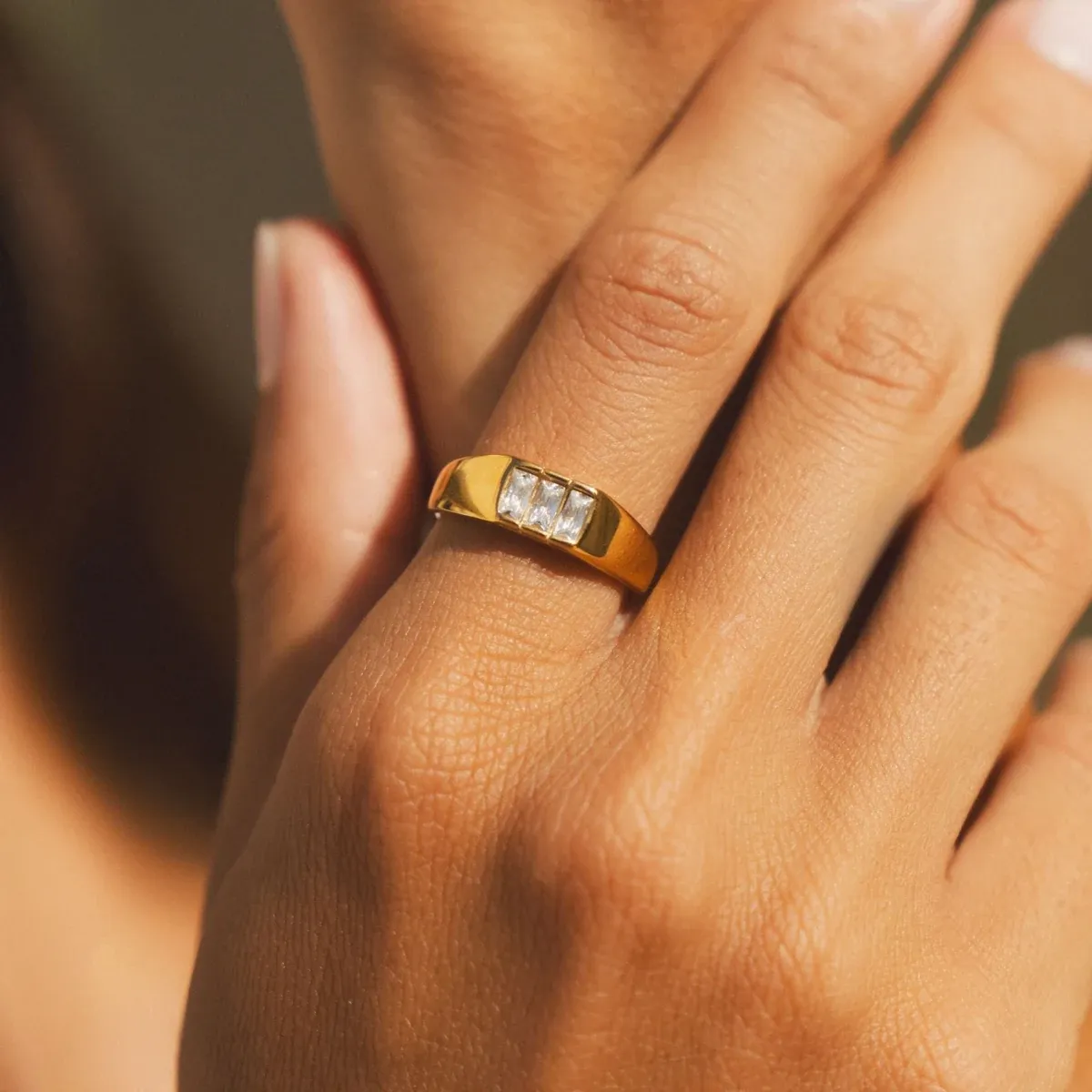 Baguette Signet Ring Gold - lead view